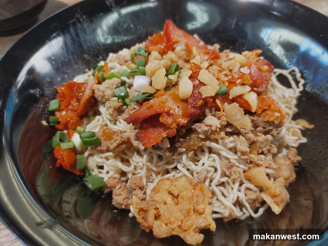 Noodles with Toppings