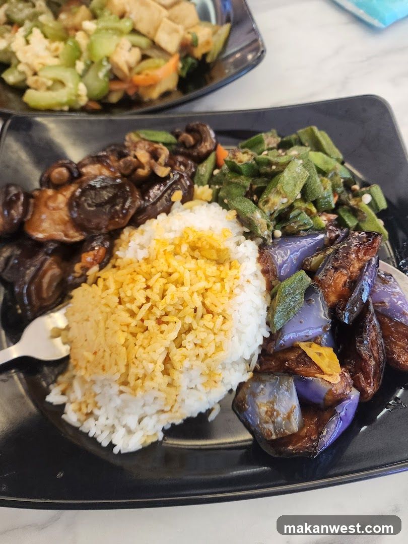 Rice plate with stir-fried dishes