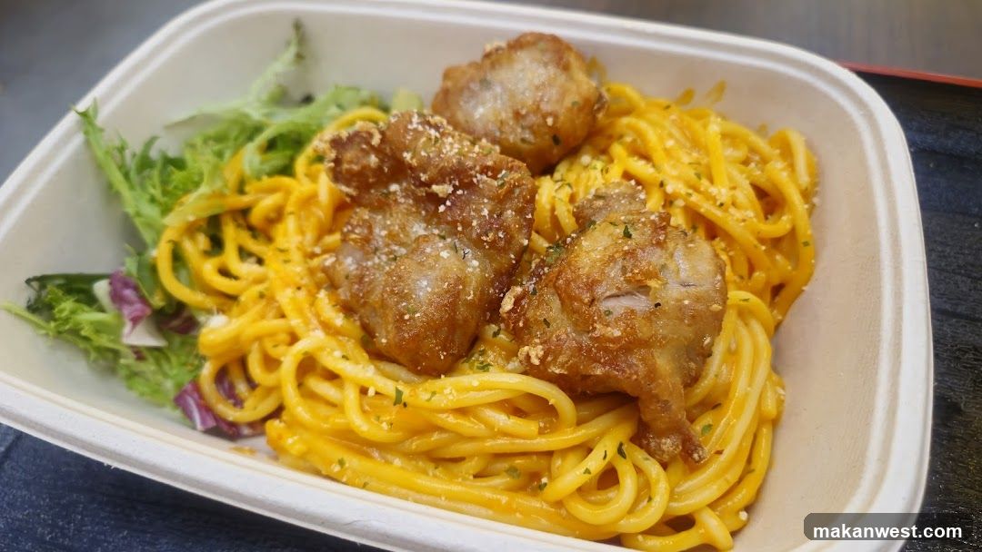 Spaghetti with Fried Chicken