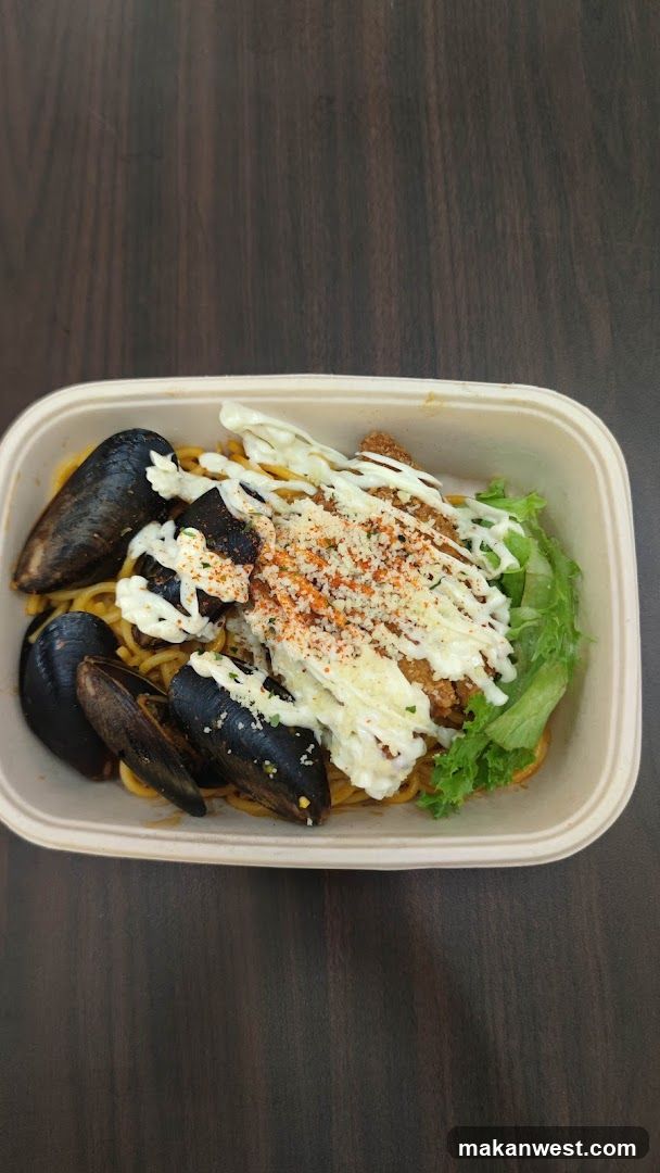 Noodles with Mussels and Fried Fish