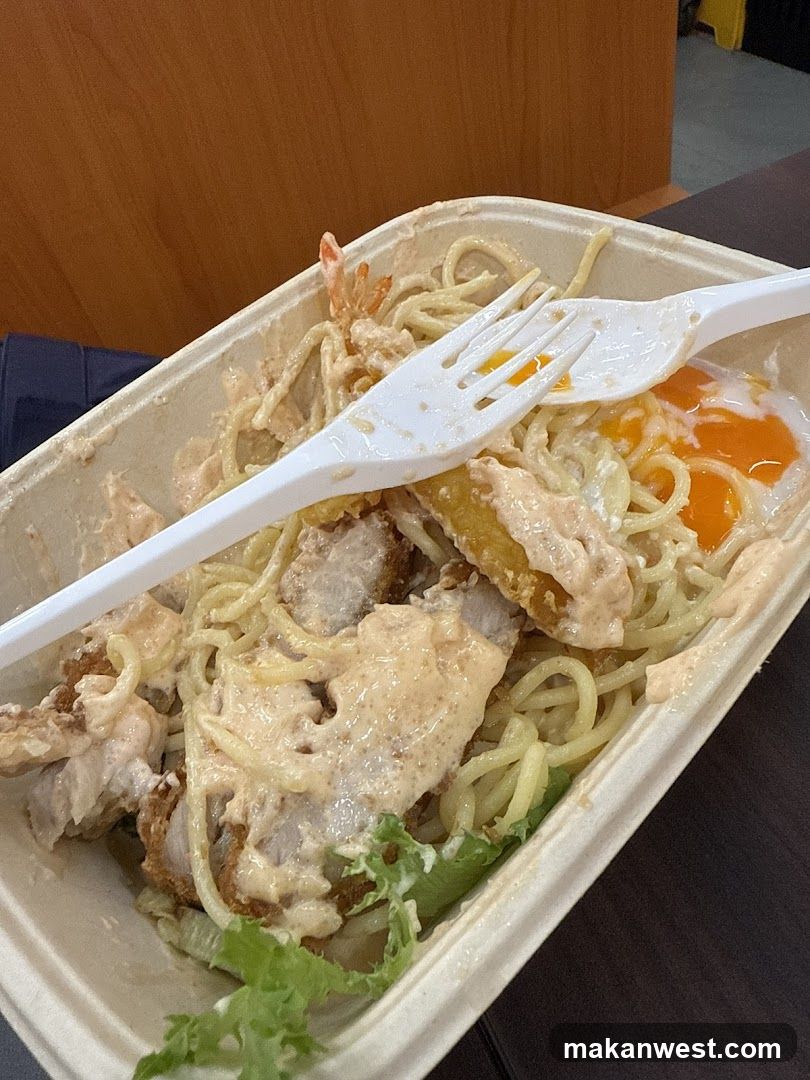 Spaghetti with Fried Chicken and Egg