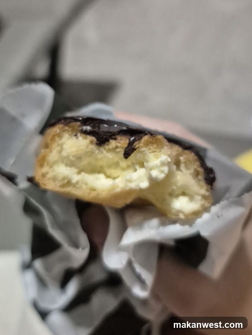 Chocolate Eclair