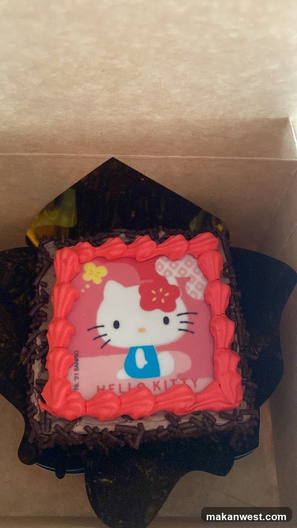 Hello Kitty Cake