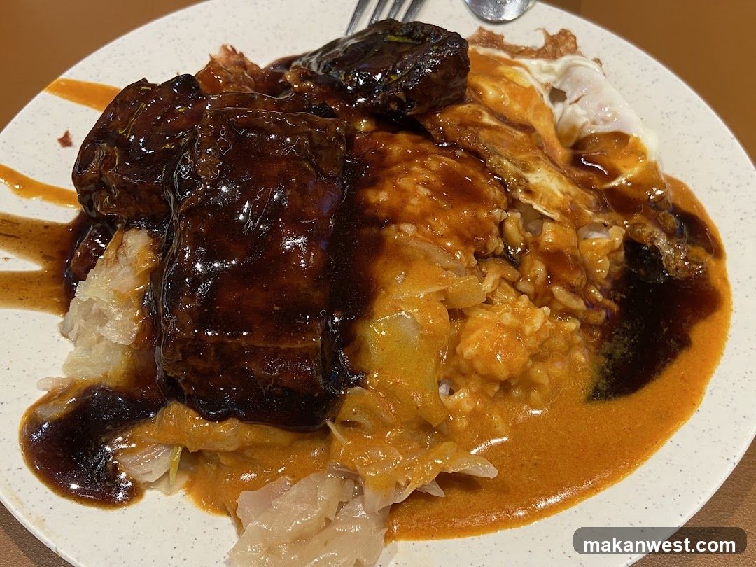Braised Pork Rice with Egg and Curry