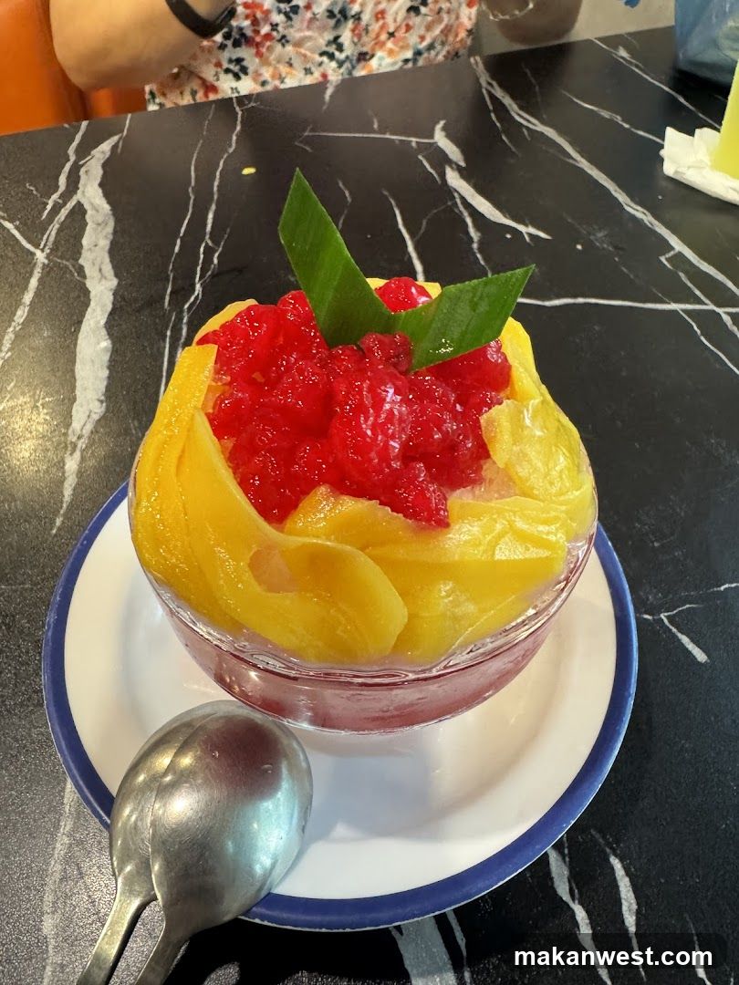Dessert with Mango and Red Jelly