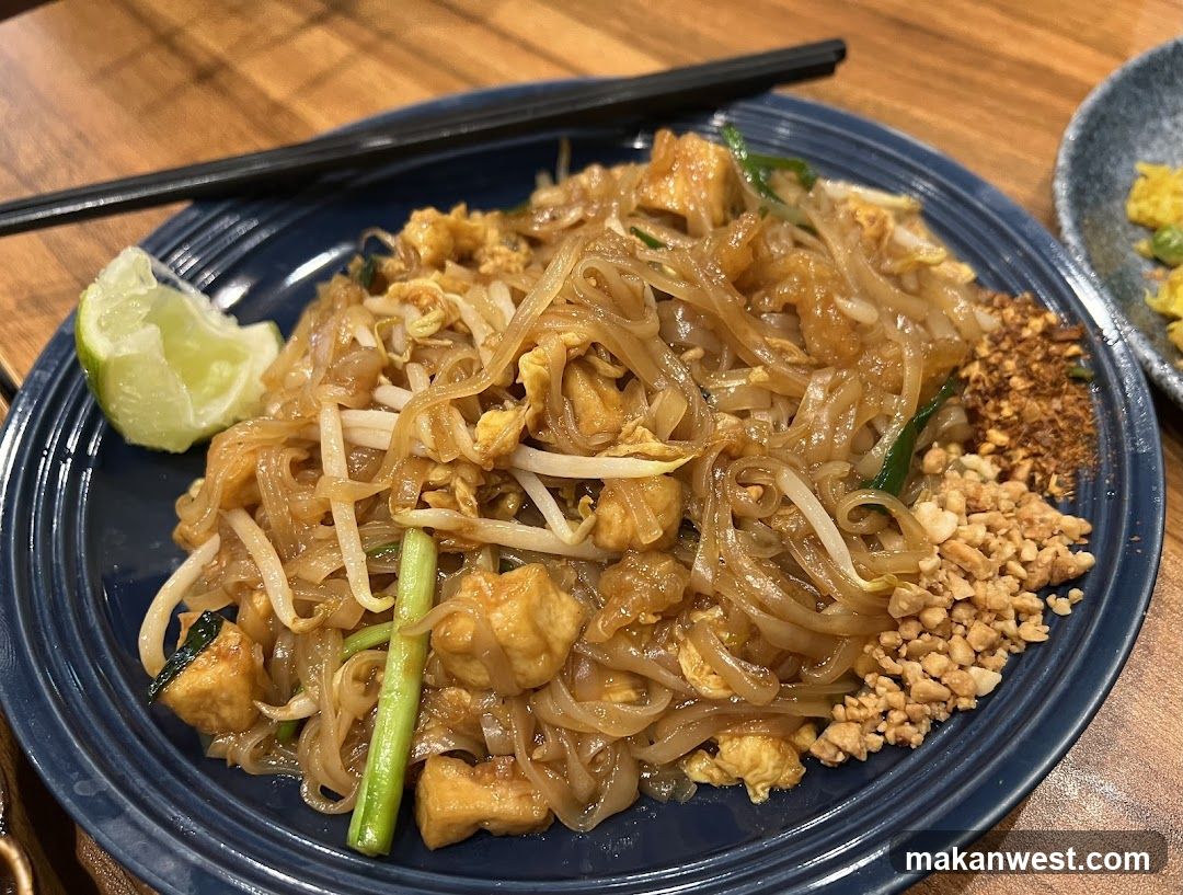 Pad Thai with Tofu