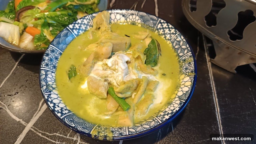 Green Curry with Chicken