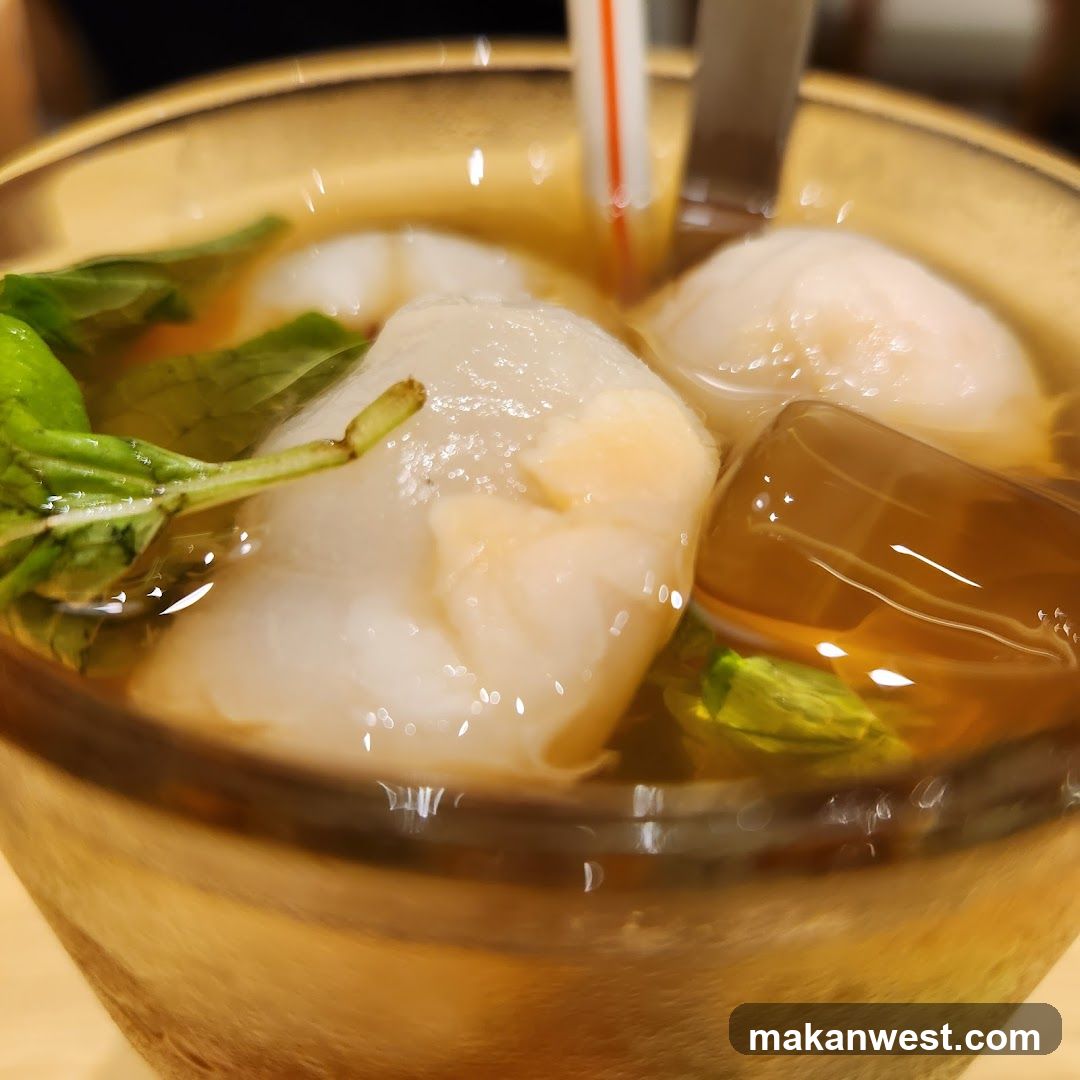 Lychee Drink with Mint and Ice