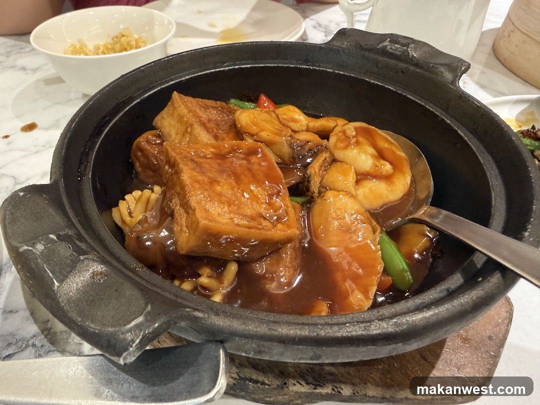 Braised Tofu and Seafood Casserole