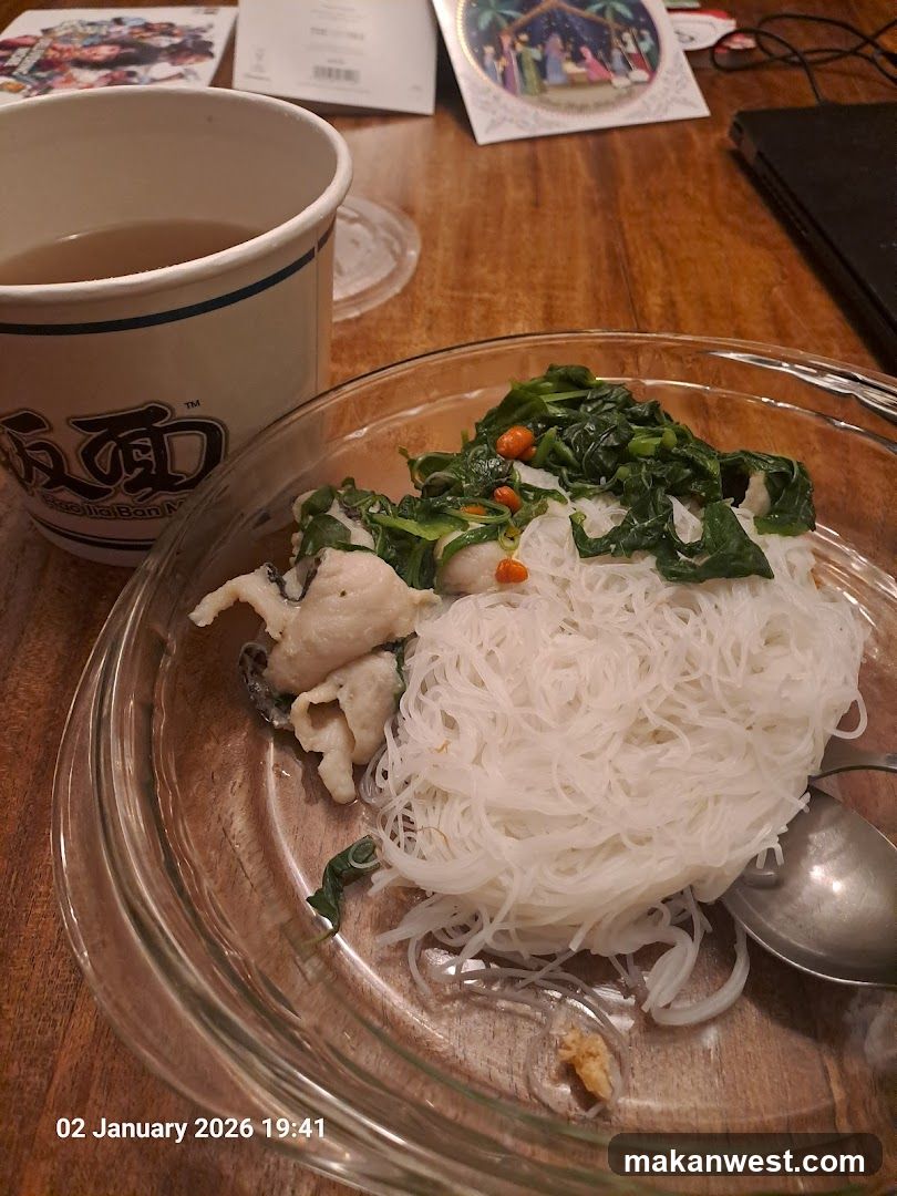 Noodle Dish with Drink