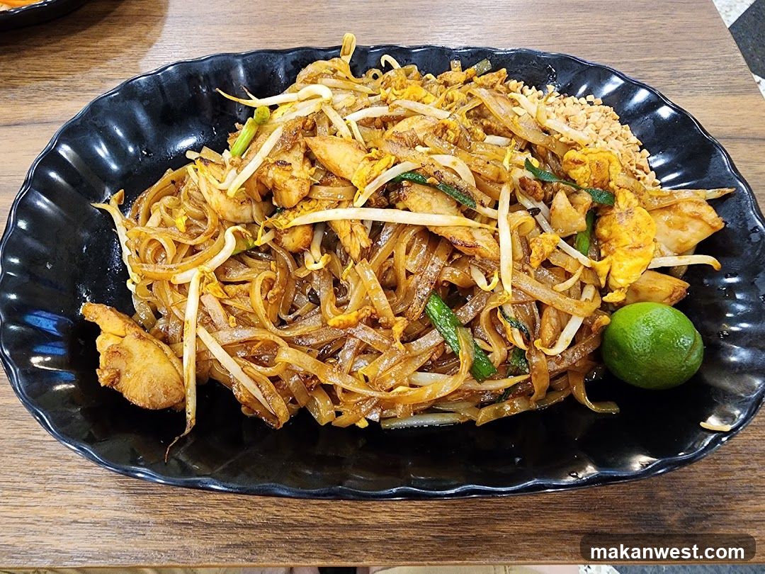 Pad Thai with Chicken