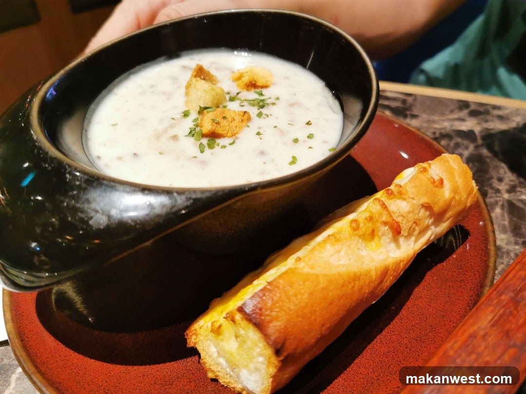 Creamy Mushroom Soup with Cheesy Breadstick