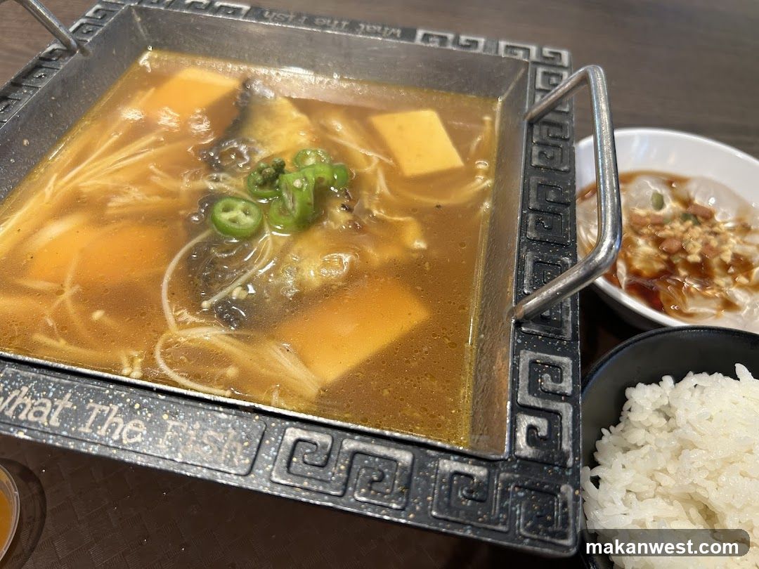 Fish Hot Pot with Tofu and Enoki Mushrooms
