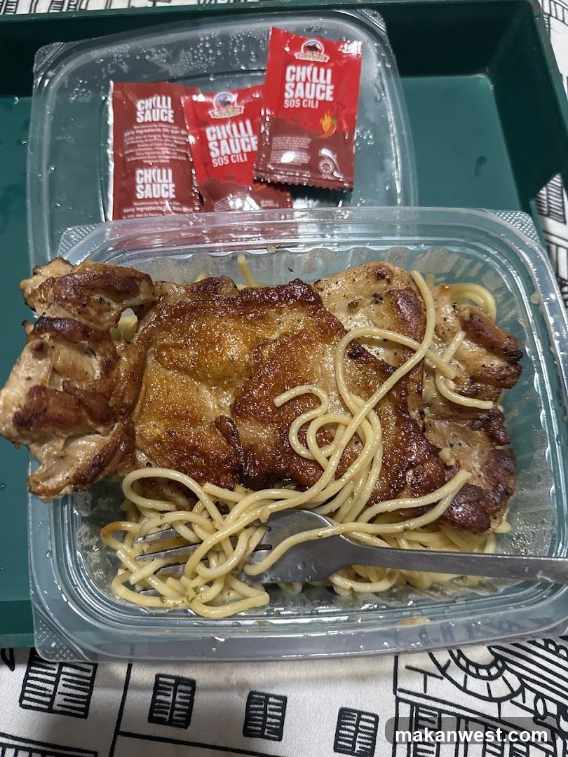 Chicken and Spaghetti with Chili Sauce