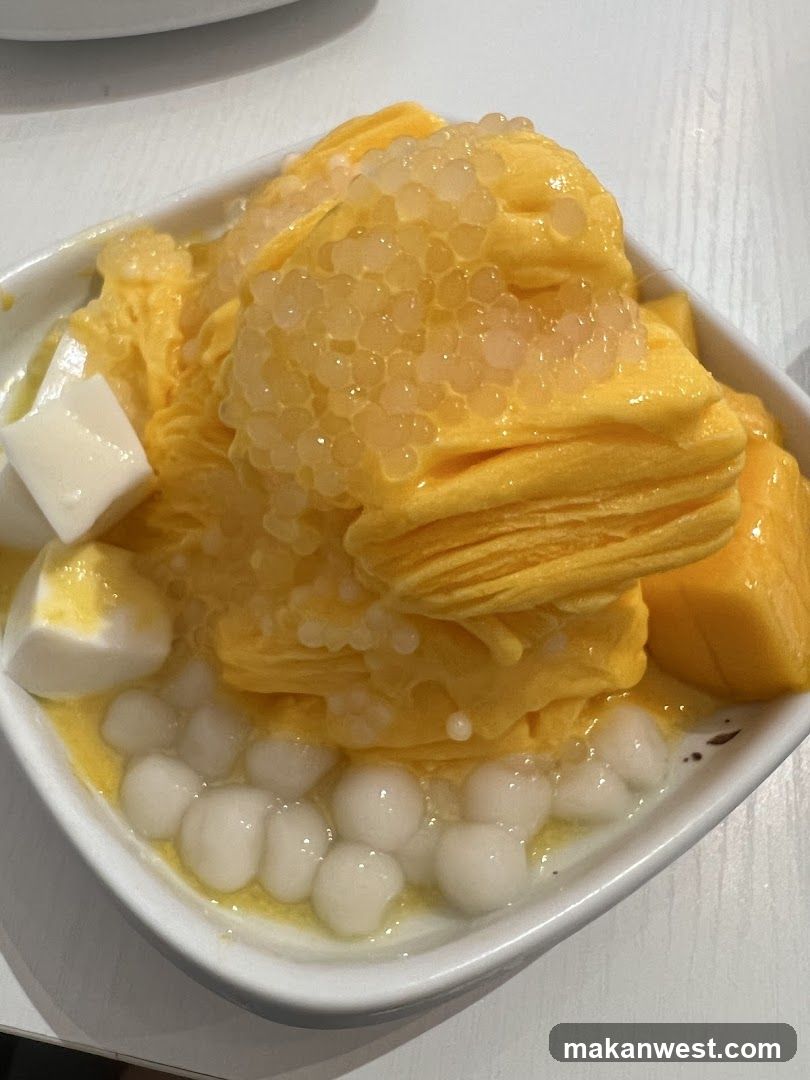 Mango shaved ice with toppings