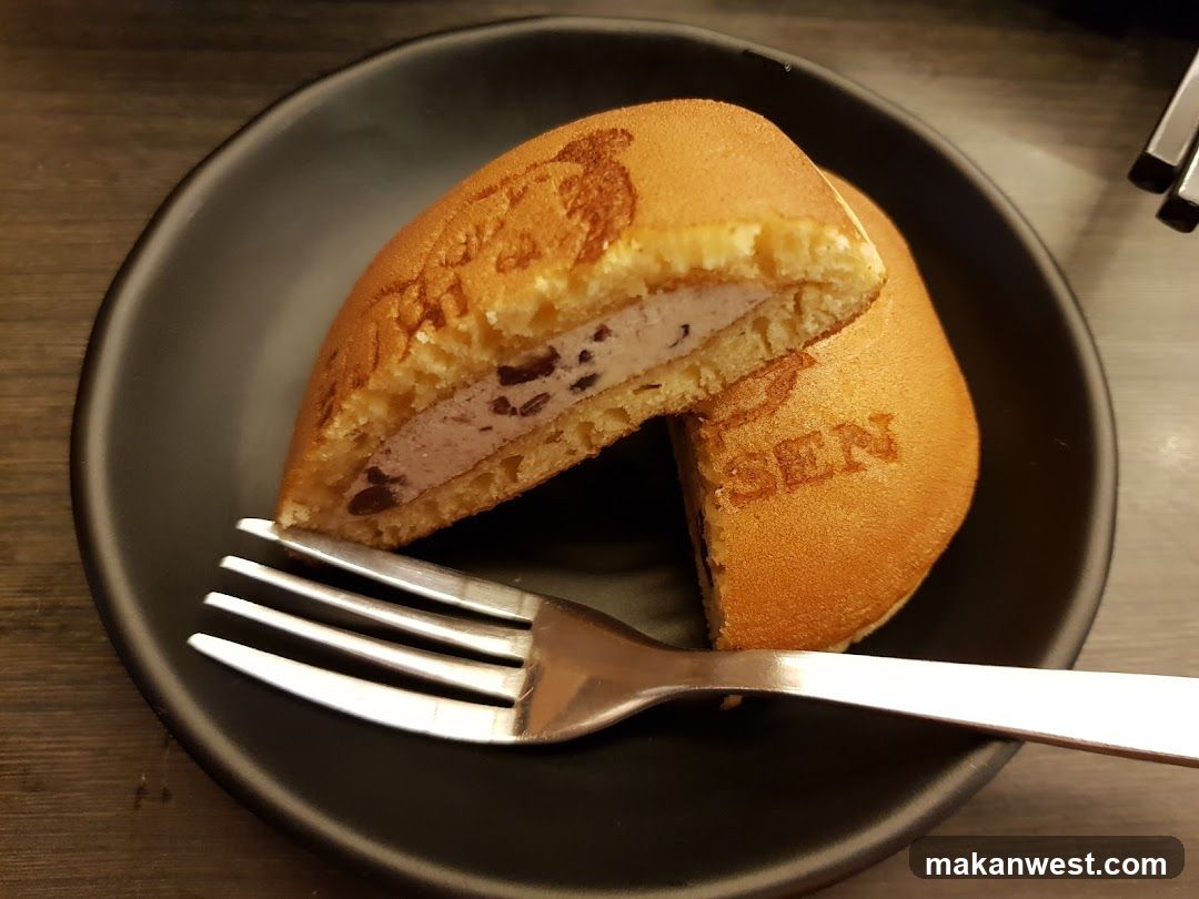 Dorayaki with Ice Cream
