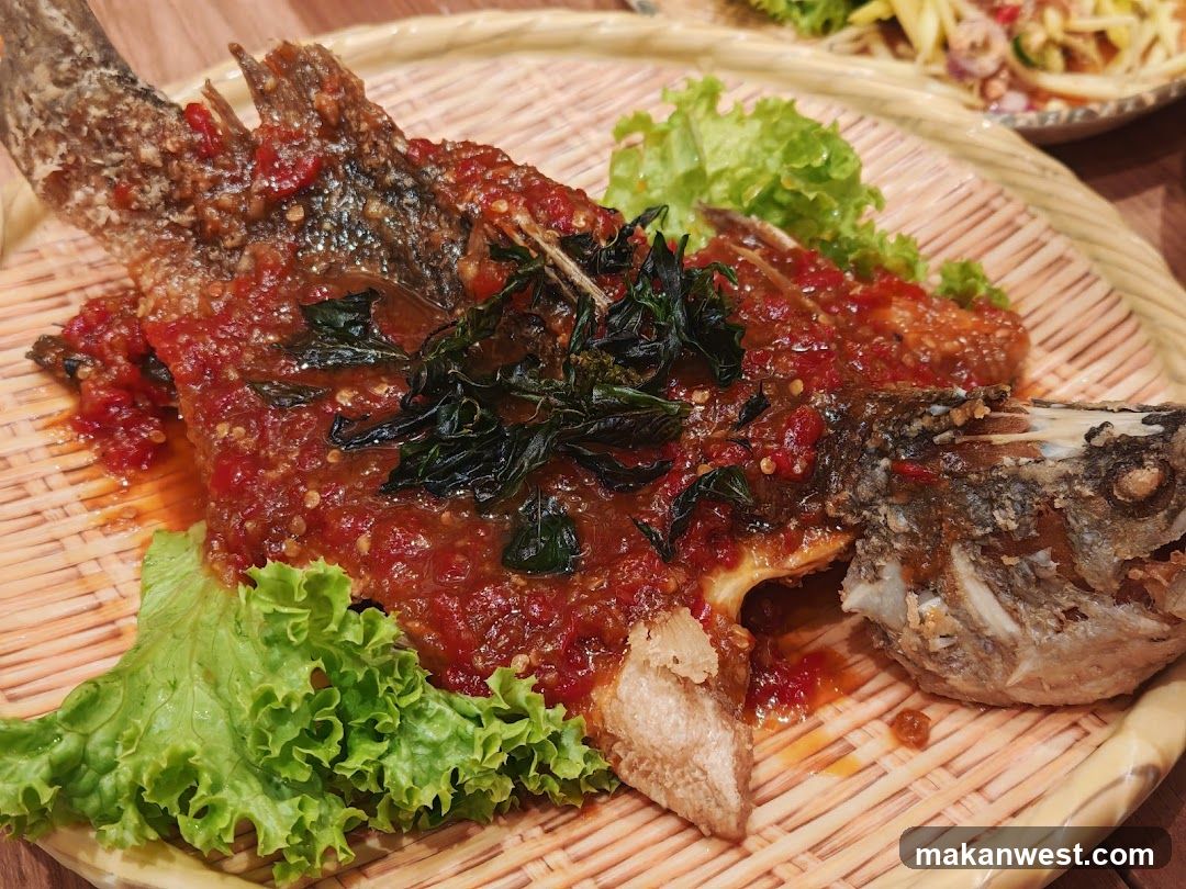 Fried Fish with Chili Sauce