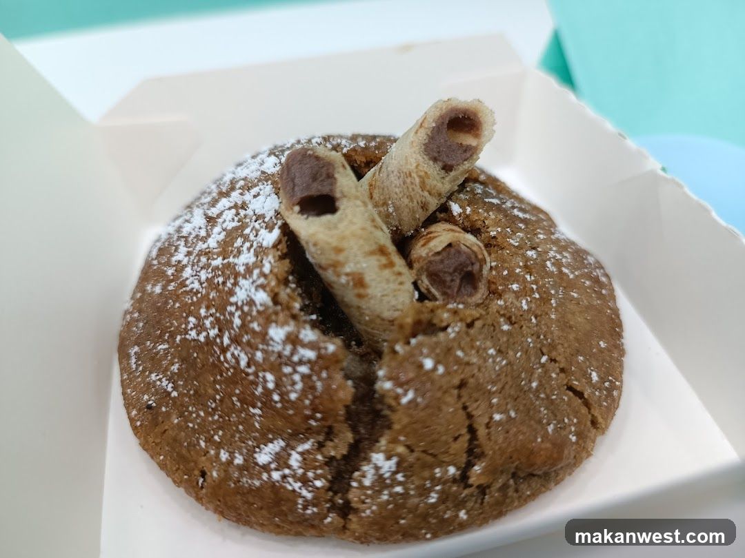 Chocolate cookie with wafer rolls