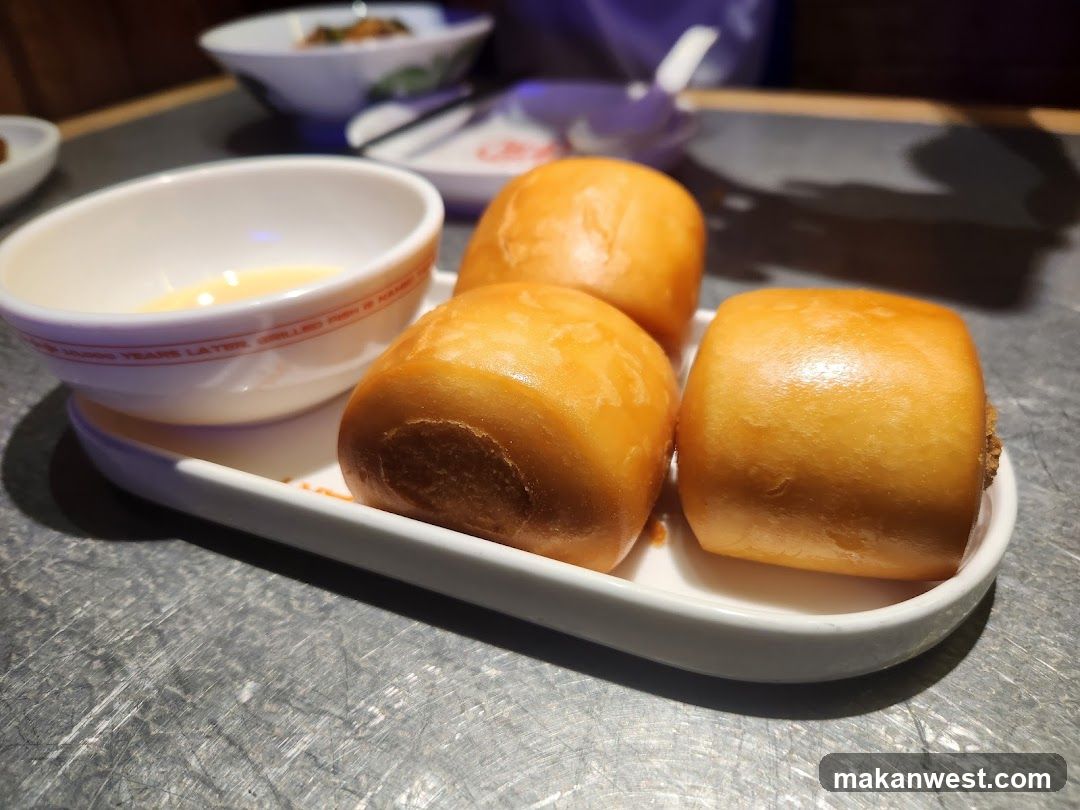 Fried Mantou Buns with Condensed Milk