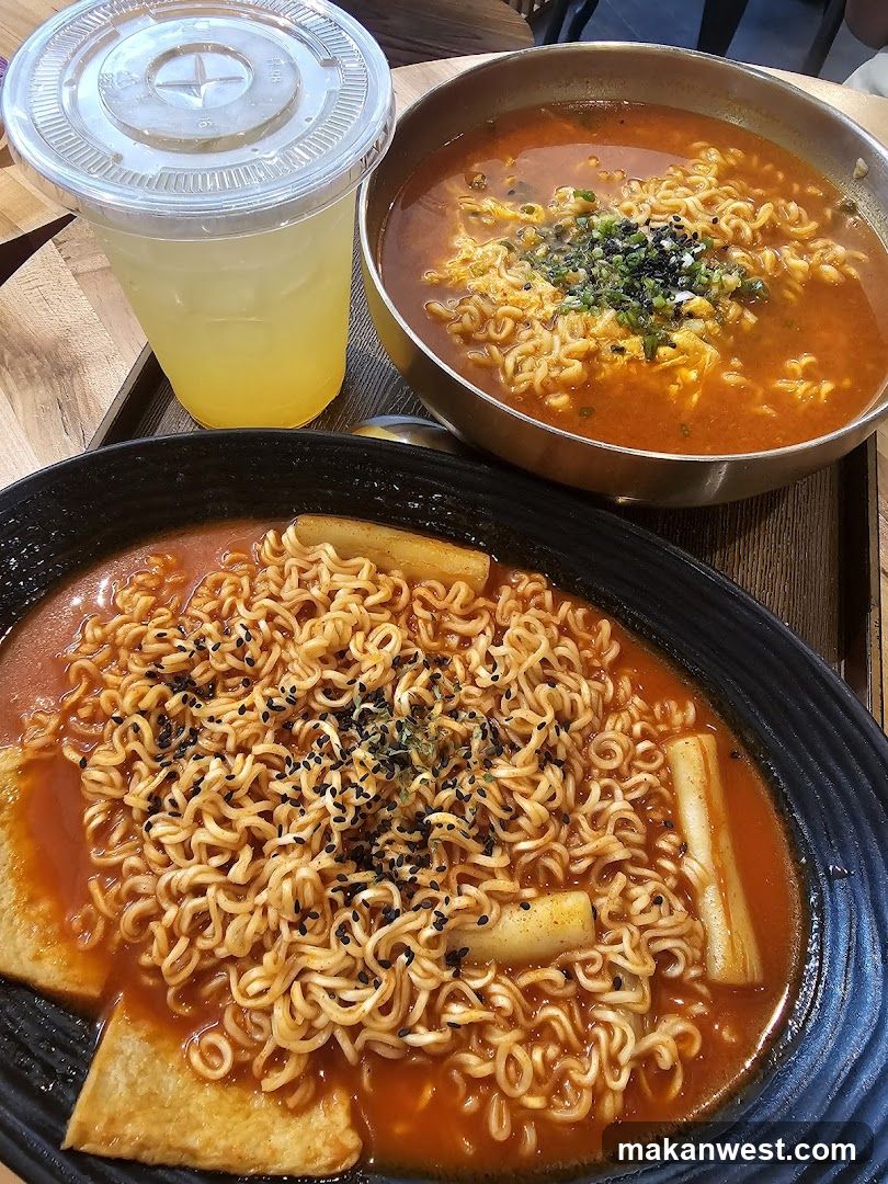 Spicy Noodle Soup and Drink