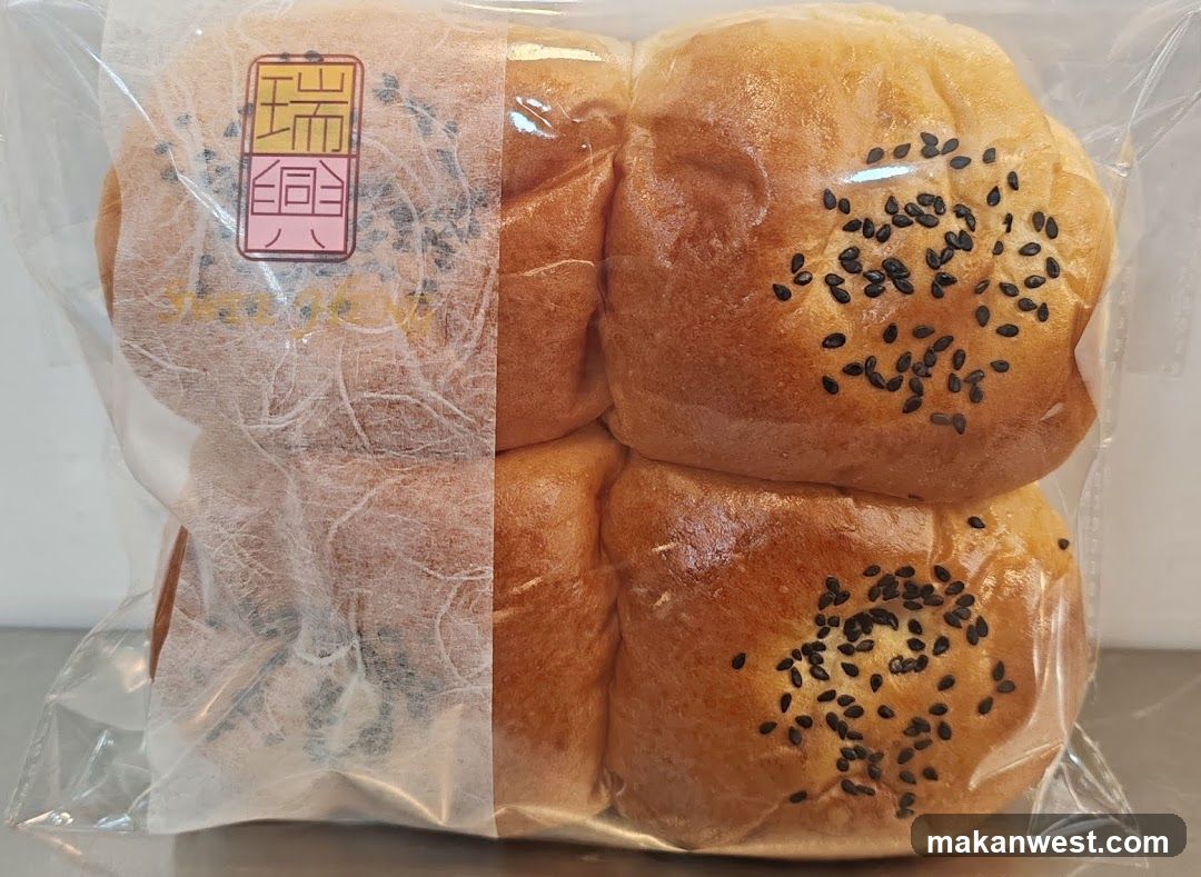 Bread rolls with sesame seeds