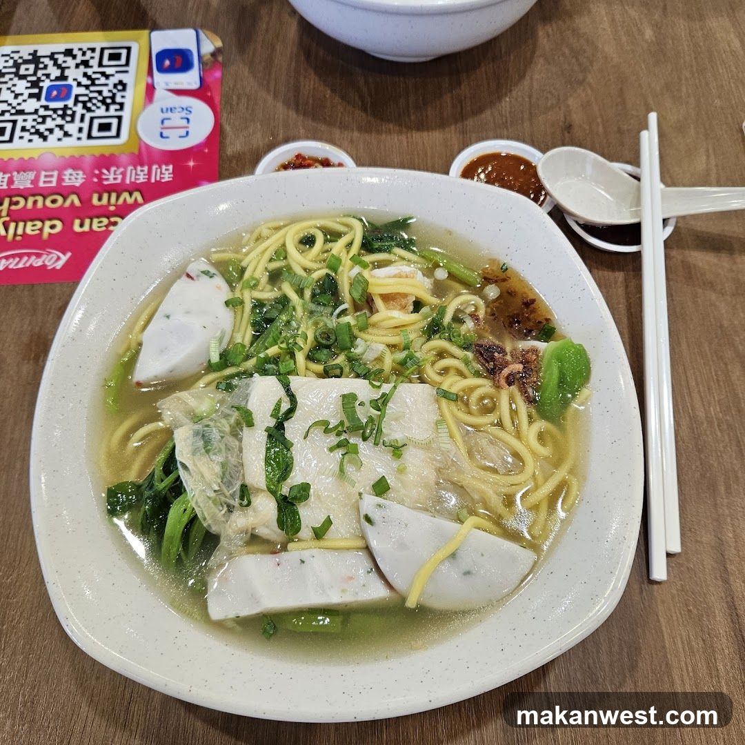 Noodle Soup with Fish Cakes