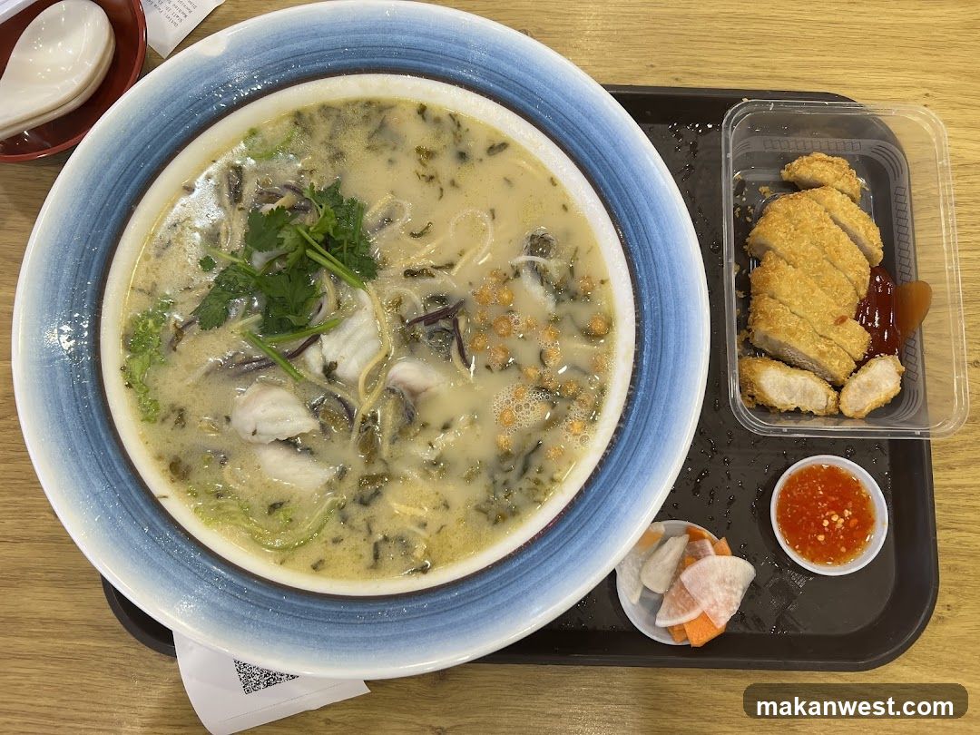 Fish Soup with Fried Chicken