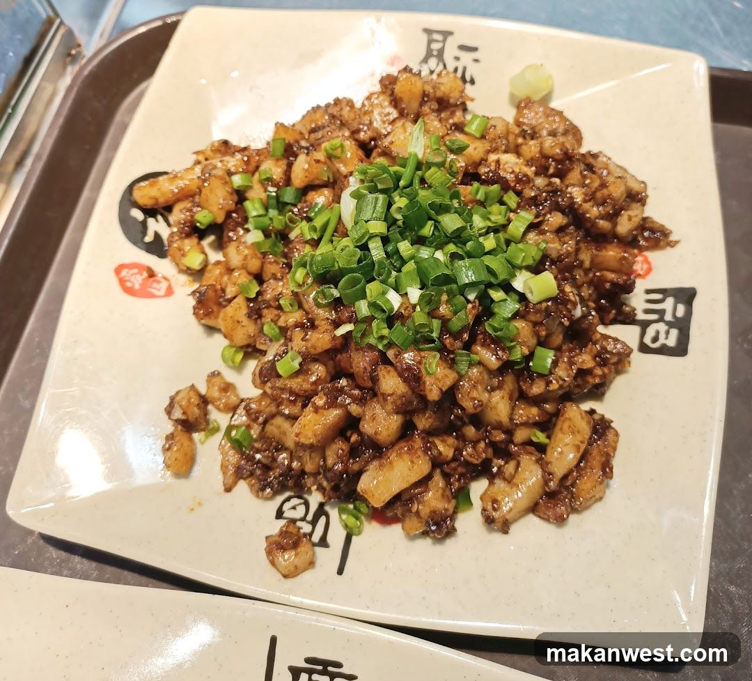 Chopped Meat Dish with Scallions