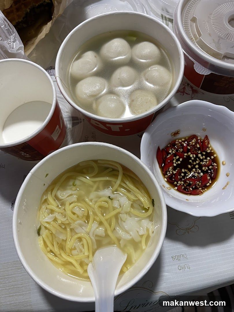 Noodle Soup and Fish Balls