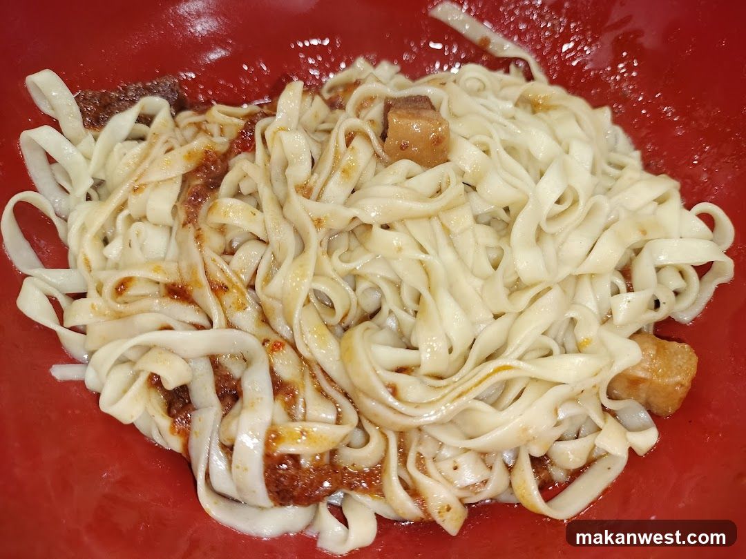 Noodles with Sauce and Meat