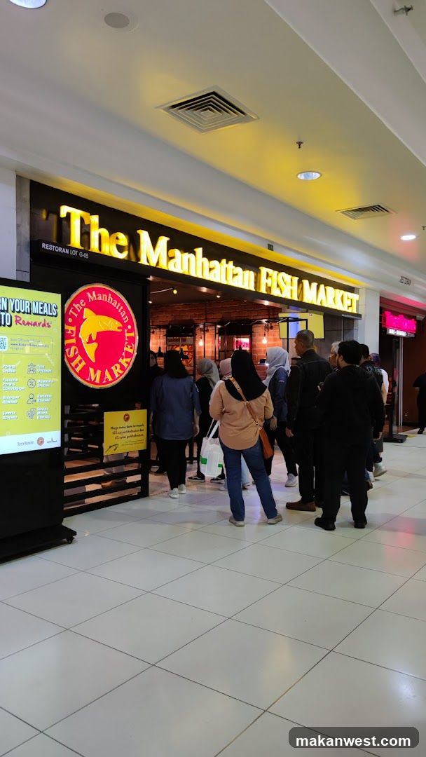 The Manhattan Fish Market entrance