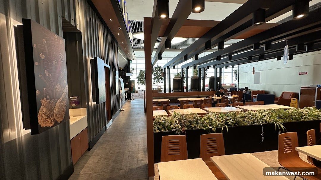 Modern Dining Area Interior