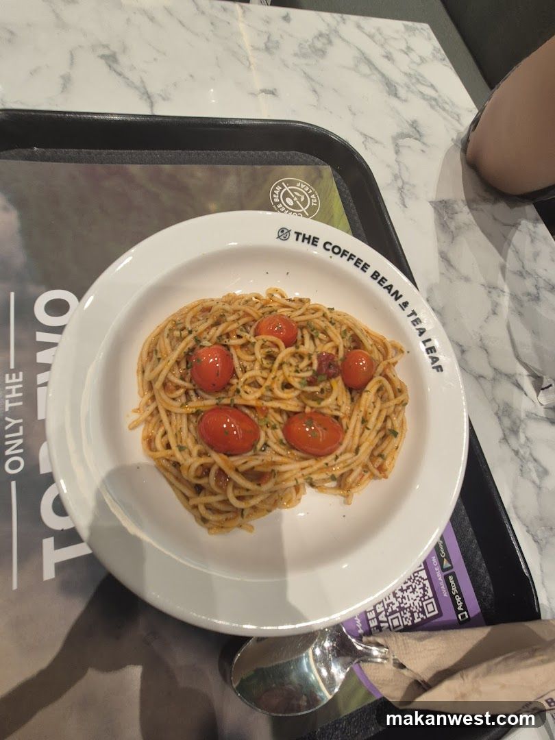 Spaghetti with Cherry Tomatoes at The Coffee Bean & Tea Leaf