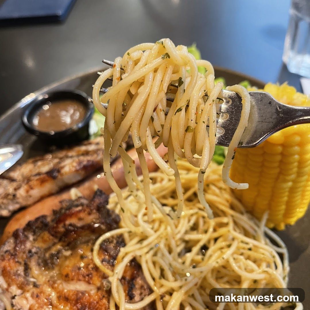Spaghetti and Chicken Plate