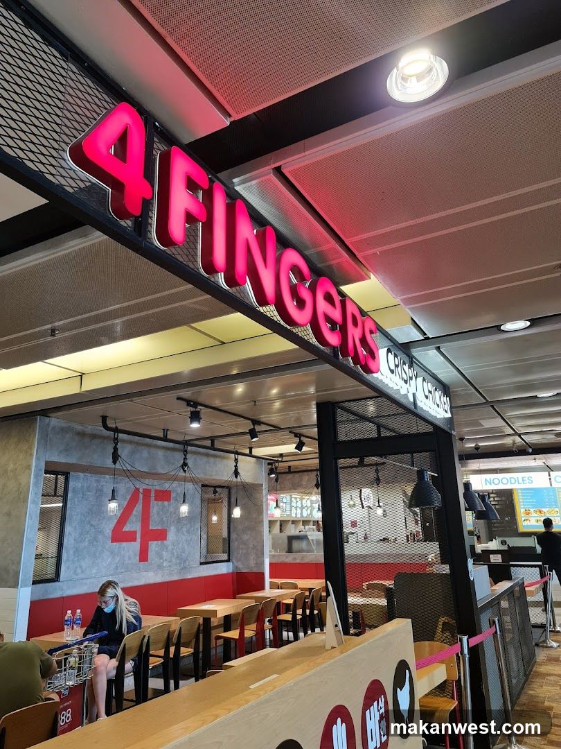 4 Fingers Restaurant Interior
