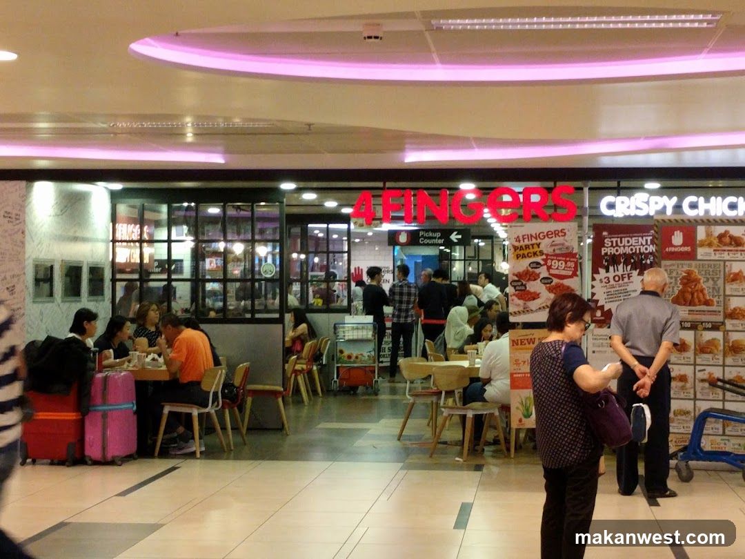 4 Fingers Restaurant Interior