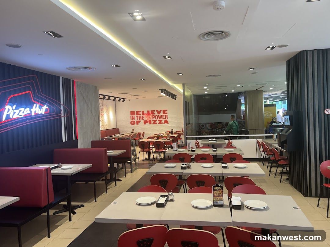 Pizza Hut Interior