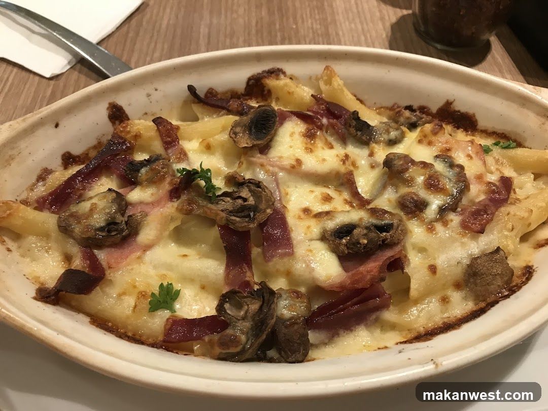 Baked Pasta Dish with Mushrooms and Ham