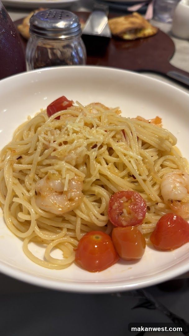Shrimp Pasta with Cherry Tomatoes