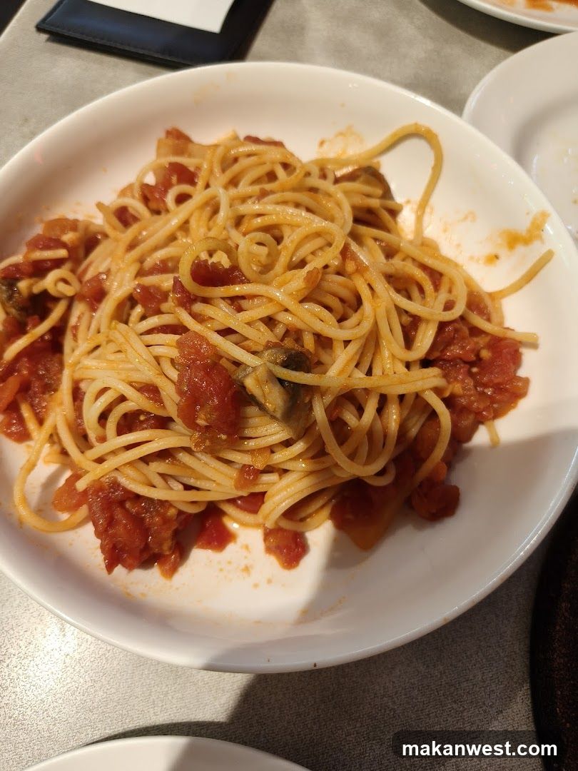 Spaghetti with Tomato Sauce