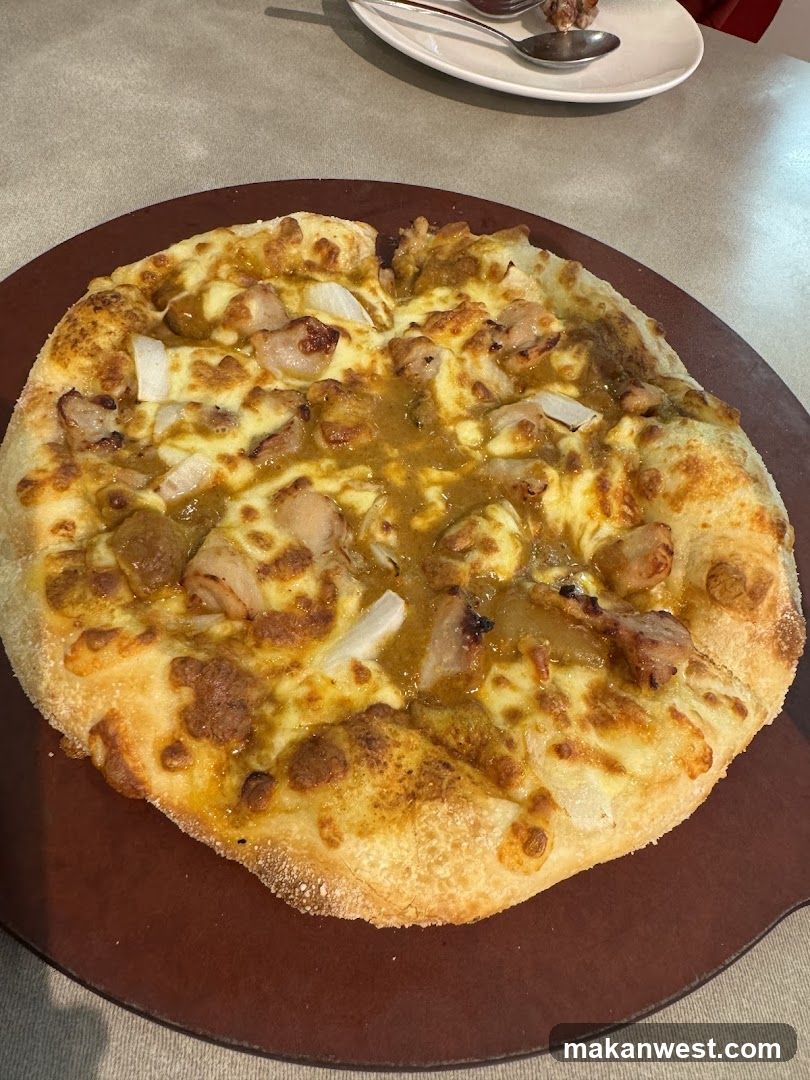 Pizza with Curry and Chicken