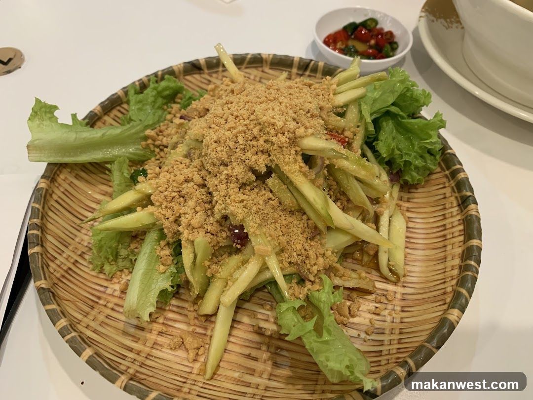 Crispy Crouton Salad with Lettuce and Mango