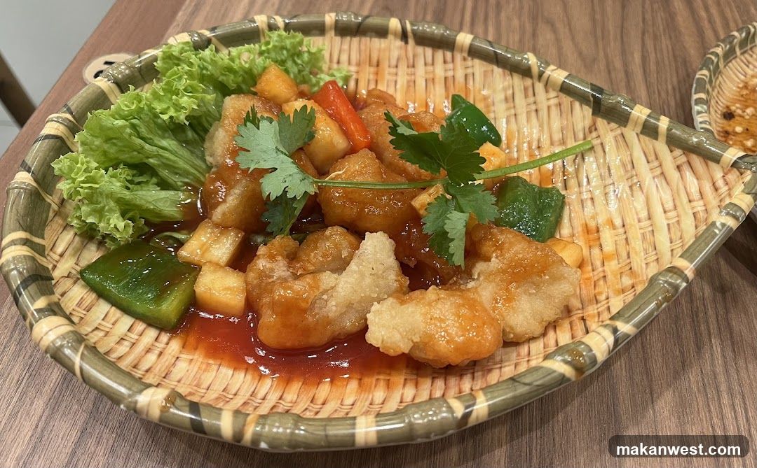 Crispy Chicken with Sweet and Sour Sauce