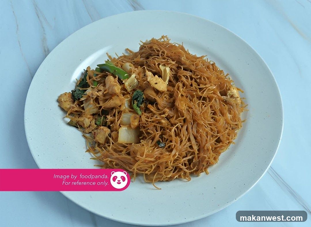 Fried Noodles with Vegetables and Egg