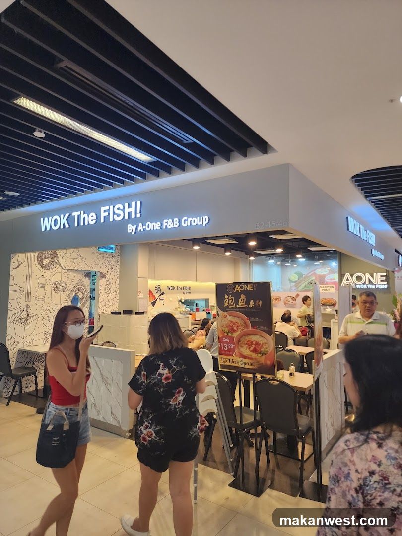 WOK The FISH! Interior View