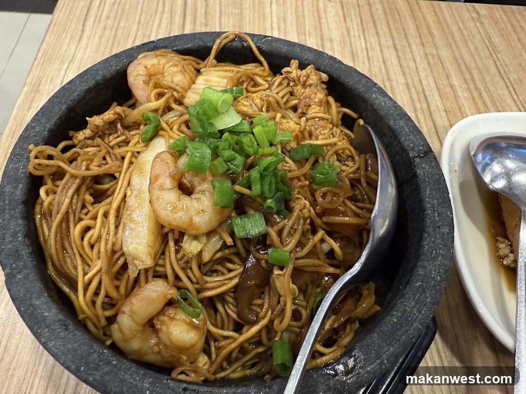 Stir-fried Noodles with Shrimp