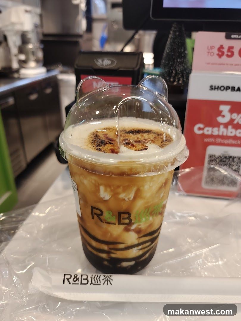 R&B Tea Drink with Cat Ear Lid