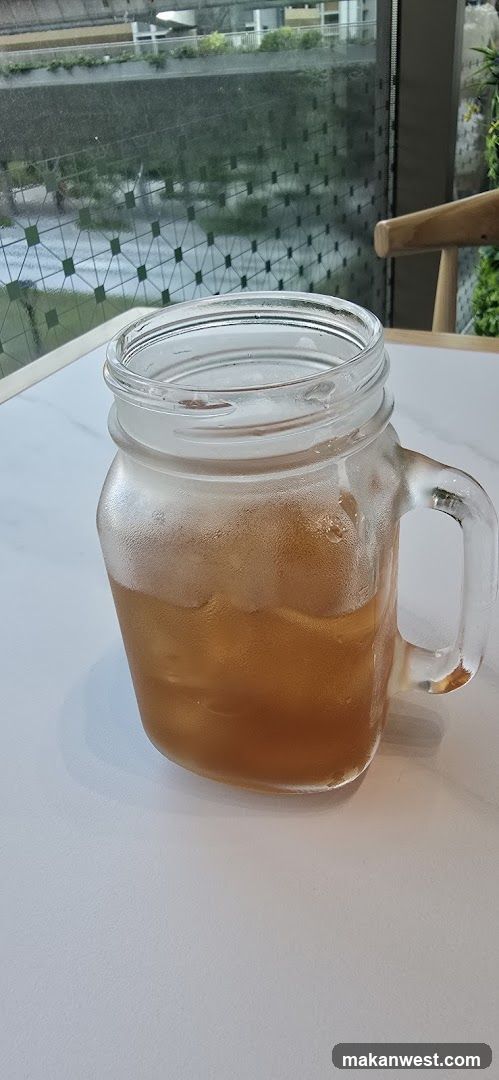 Iced Tea in Mason Jar