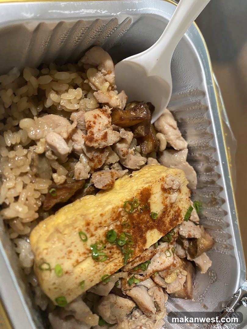 Takeout Rice Bowl with Egg and Meat
