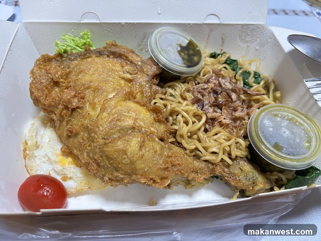 Fried Chicken and Noodles Meal